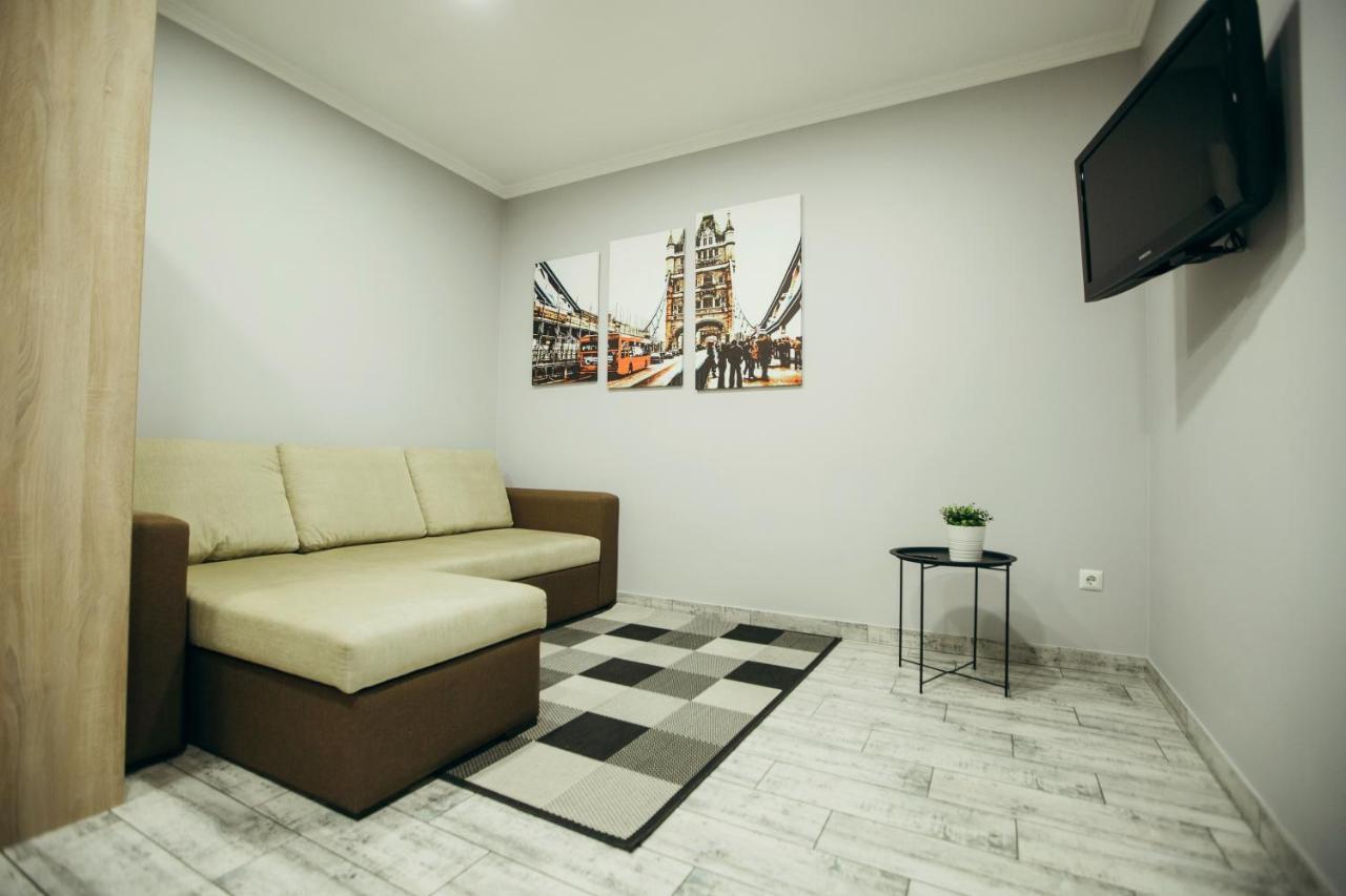 Atlant Apartments Чернивци Екстериор снимка